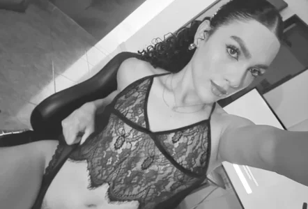 Veronica_hottie Public Pic 9