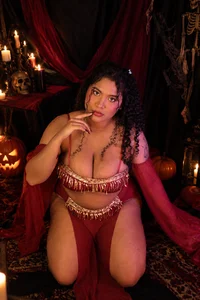 elena_wolff Would you dare to be my Halloween date? зображення