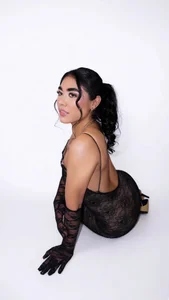 Roxana_gomezz MY #ONE FAN IS ME.👠🖤 Foto 2