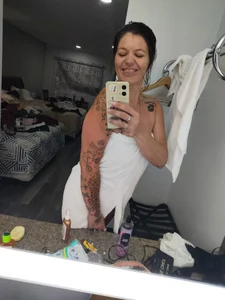 sexytattedbabe Out the shower Pic 4