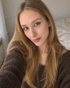 Look at me for a second 💋 de BennieMells  4 photos