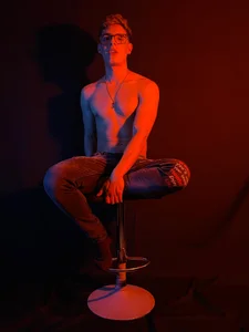 Caution de angel_sexyevil  8 photos