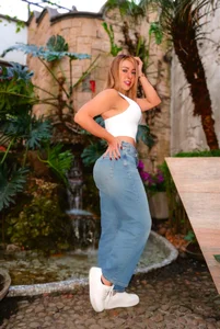 SophieBarnett 💋Diva Charm💋 Pic 3