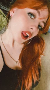 Eva_Hot96 Public Pic 4