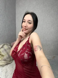 EileenMoores red dress Pic