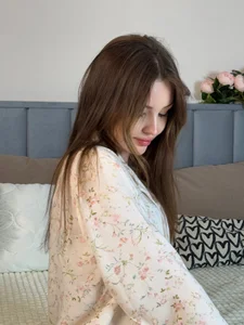 Lora_Rosee Public Pic