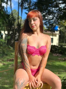 AliceMrtnzのHot in pinkの枚の写真