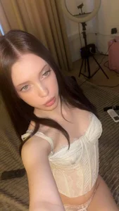 MelanieAllan Public  4টি ছবি