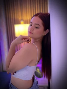 Littlee_Sara18 💋 A Temptation For Your Eyes 圖片 2