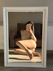 LiaGranger sunbathing Foto