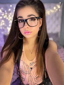 Mika_Miller Public зображення 5