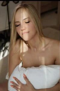 Emmi_crystal let's get acquainted Pic