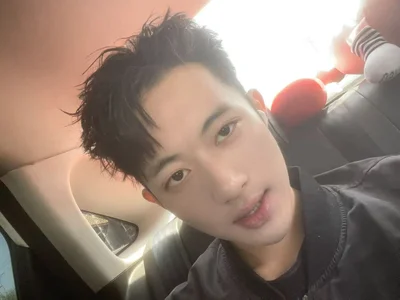 LookingBoy-002 LEO Kuva