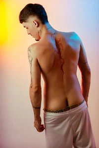 NikoStone_ Public Foto 4