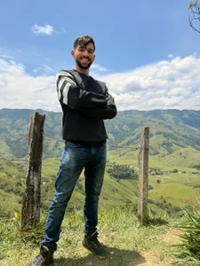 Franck_White Traveling to nature Pic 2