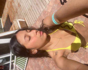 Latina_26 Public Pic 2