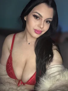 laillaluxe Red Velvet Fantasy  2টি ছবি