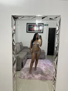 Megansweetcome 💜 Poză 2