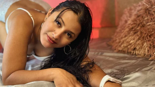 Mila-Novak Public Pic 4