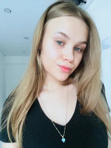RowenaFares Public Pic 3