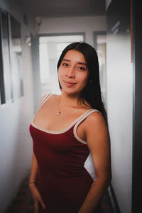 Helen_Ivy Public Bilde