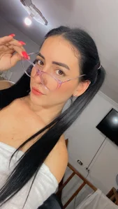 Sofia__rivera Which of the 2 ponytails suits me better? Pic 2