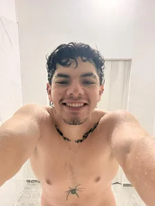 ⚔️💦 Sexy Axel ⚔️💦 de Axel_Creed  5 photos