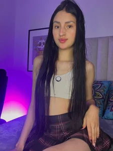 soffy_hilltom Under my skirt I have a wet surprise for you 🙈💦 Pic 2