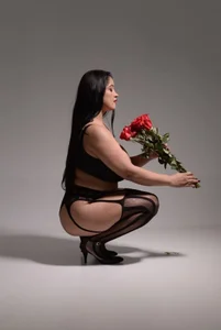 Alicebrooks_ Thanks for the flowers ( August 2024) Foto 3