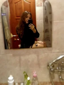 LauretteRagar Public Pic 2