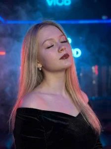 LeanaHasler photo shoot of my favorite dress Pic 3