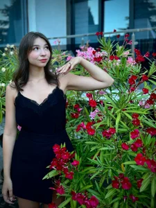 Beg_me_now Have you looked? Now think about what lies behind what the prince sees. Pic 4