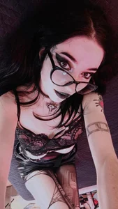 I want you to fill my mouth with your sweet milk and fuck my hot pussy 😈 de alixxon1  4 photos