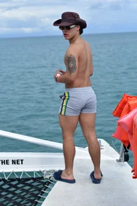 Ethanmonroe1のHeyの 2枚の写真