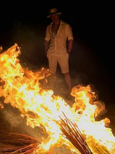 damn_fox HOT AND HORNY Pic