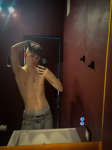 elliot_mars_ Public Foto