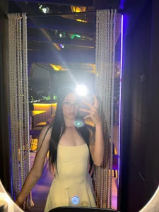 Lesly_Cute_ Public Foto 5