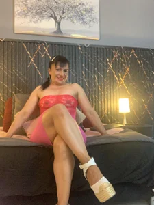 Zdjęcia clara_heat So, without further ado... being me 💖:  2