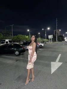 Public od PrettyYoungHugeCockTS  4 snímek