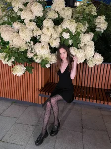 Anal_Girl_のPublicの 2枚の写真