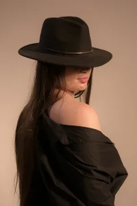 linda_montoya Black 🖤 Pic 3
