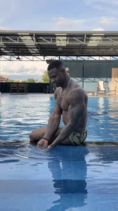 Public de ostine_brown  3 Imagens