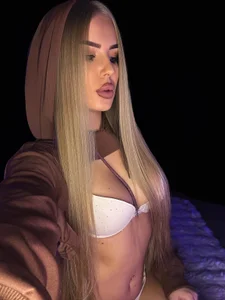 AubrieleRouj1 🍀🤎 Pic 5