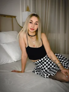 OliviaWeber Public Pic 4