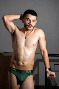 Lian_ferrer Come closer—I want you all to myself. 😏 圖片