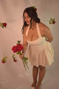 Abby_Raschell Happy Valentine's Day! 💘 Today I celebrate that they are with me. Immagine  2