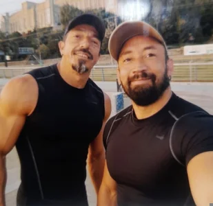 Tristan40@xh Nosotros รูป 