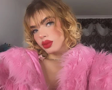 Femboy_Erotic Public Pic 2