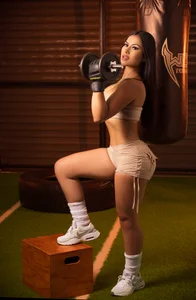 KimberlyWalton kullanıcısının FIT KIM 🔥 albümü -  3 fotoğraf
