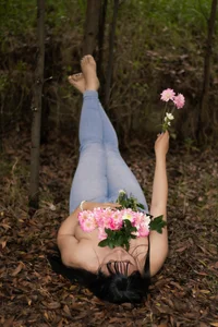 Sarafountain I love the flowers on my body Foto 9